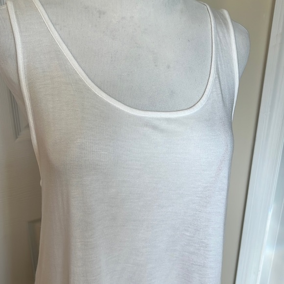 New York & Company Sz M Asymmetrical Black White Sleeveless Blouse Top - Picture 3 of 8